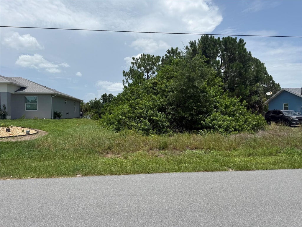 Photo of 12236 Xavier Avenue, Port Charlotte, FL 33981 (MLS # C7528382)