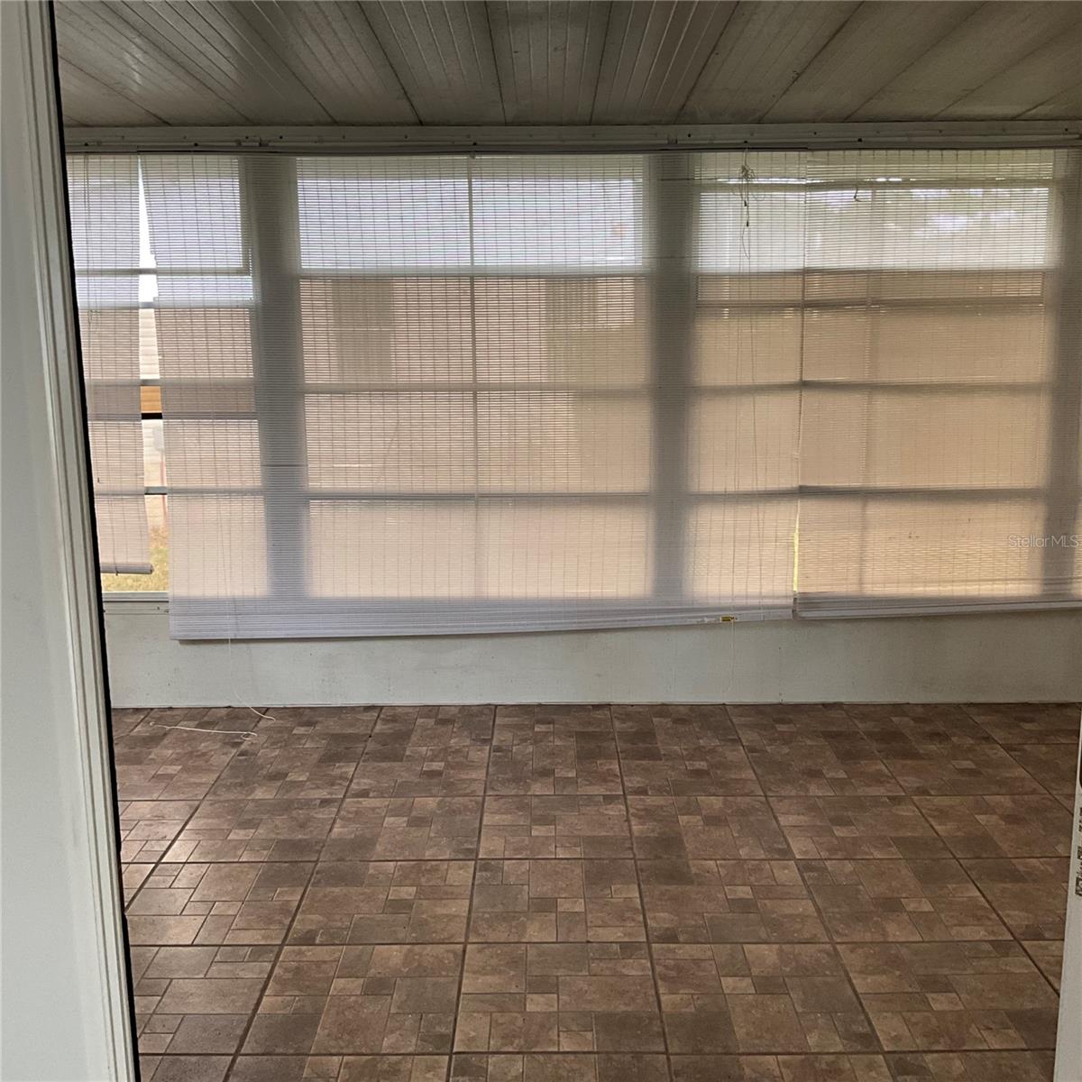 TRADERS COVE UNIT 01 - Residential