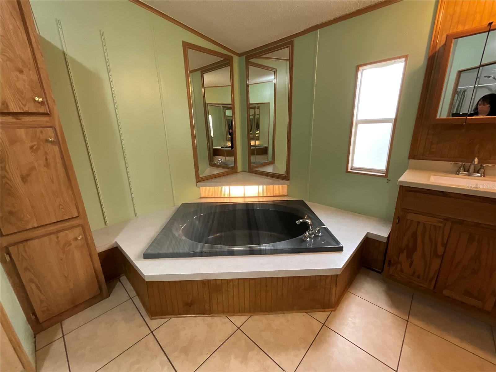 TRADERS COVE UNIT 01 - Residential