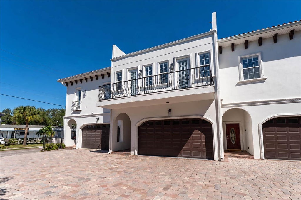 Photo of 5601 Bayshore Boulevard #E, Tampa, FL 33611 (MLS # TB8561523)