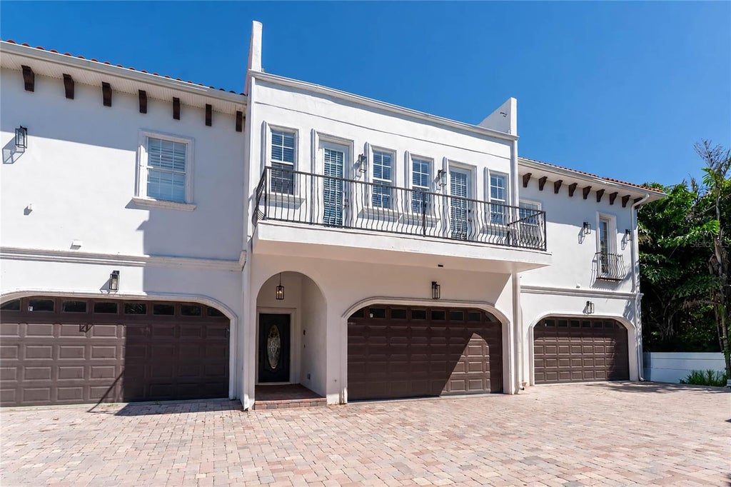 Photo of 5601 Bayshore Boulevard #E, Tampa, FL 33611 (MLS # TB8561523)