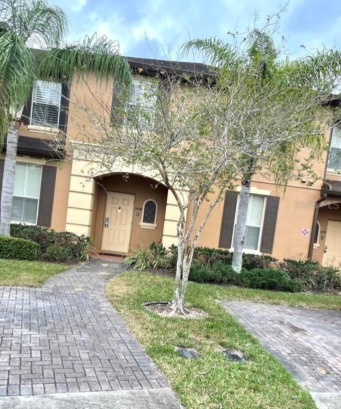 Beautifully remodeled 3-bedroom, 2.5 bath condo in a resort-style community. Fully furnished and move-in ready-ideal as a vacation home,investment property, or primary residence. features a spacious master suite, updated kitchen with quartz counter tops and a built-in coffee bar. Open living and dining area with modern finishes throughout . Enjoy access to resort amenities and a prime location near theme parks, restaurants, and shopping. Turnkey opportunity with strong rental potential.