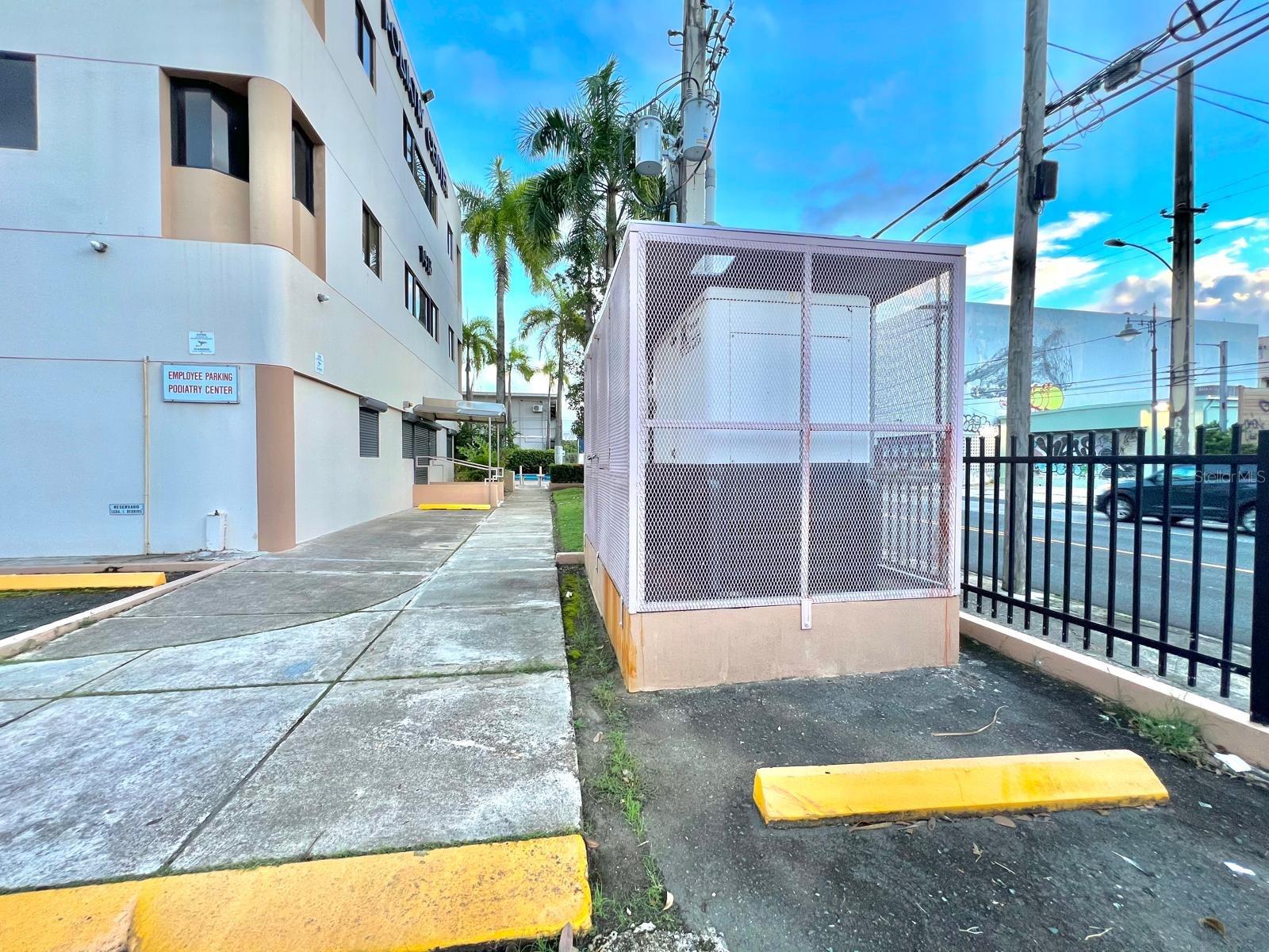 1413 CALLE FERNANDEZ JUNCOS