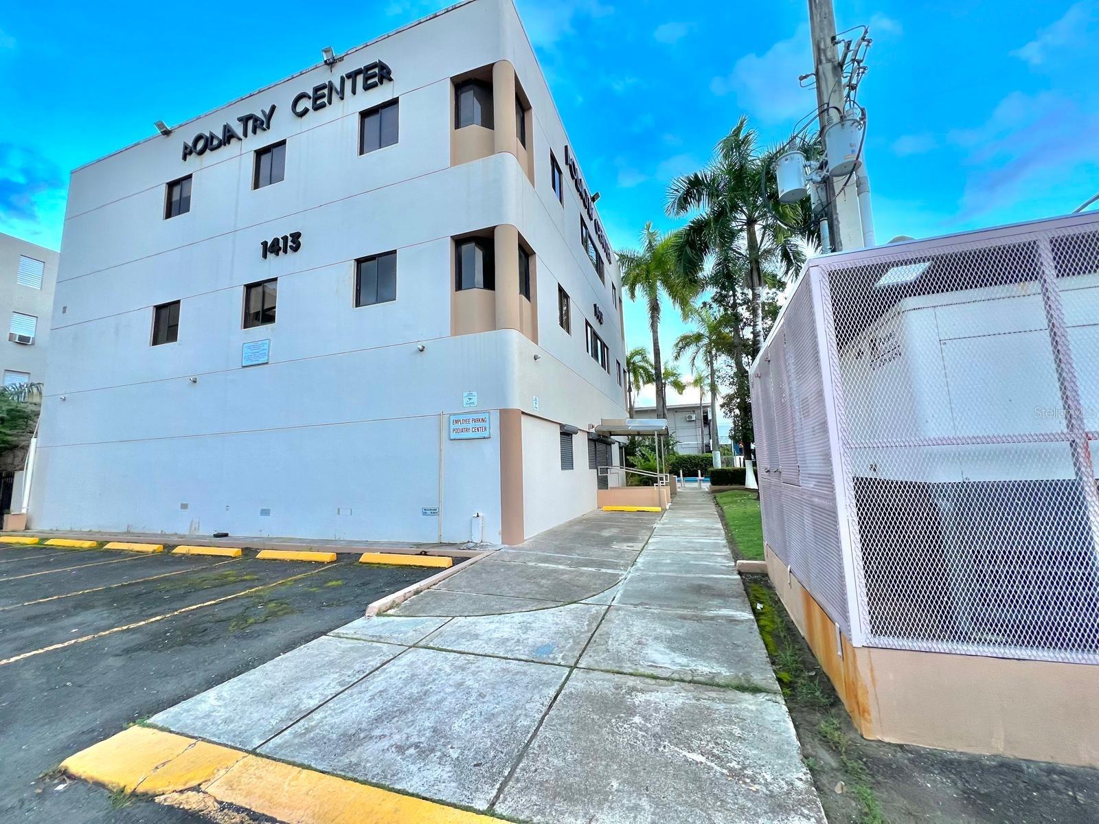1413 CALLE FERNANDEZ JUNCOS