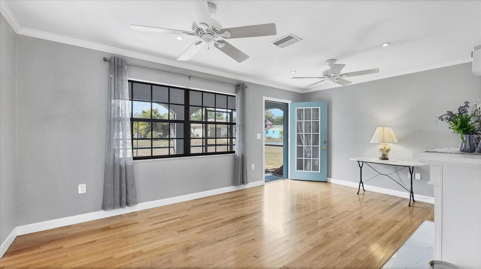 SOUTH VENICE - Residential