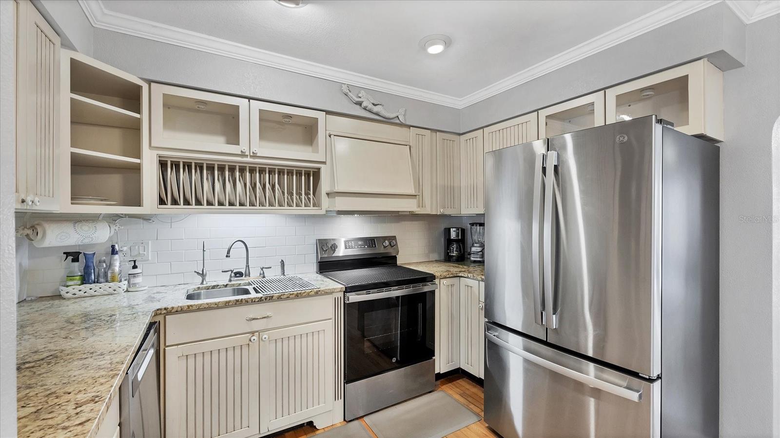 SOUTH VENICE - Residential