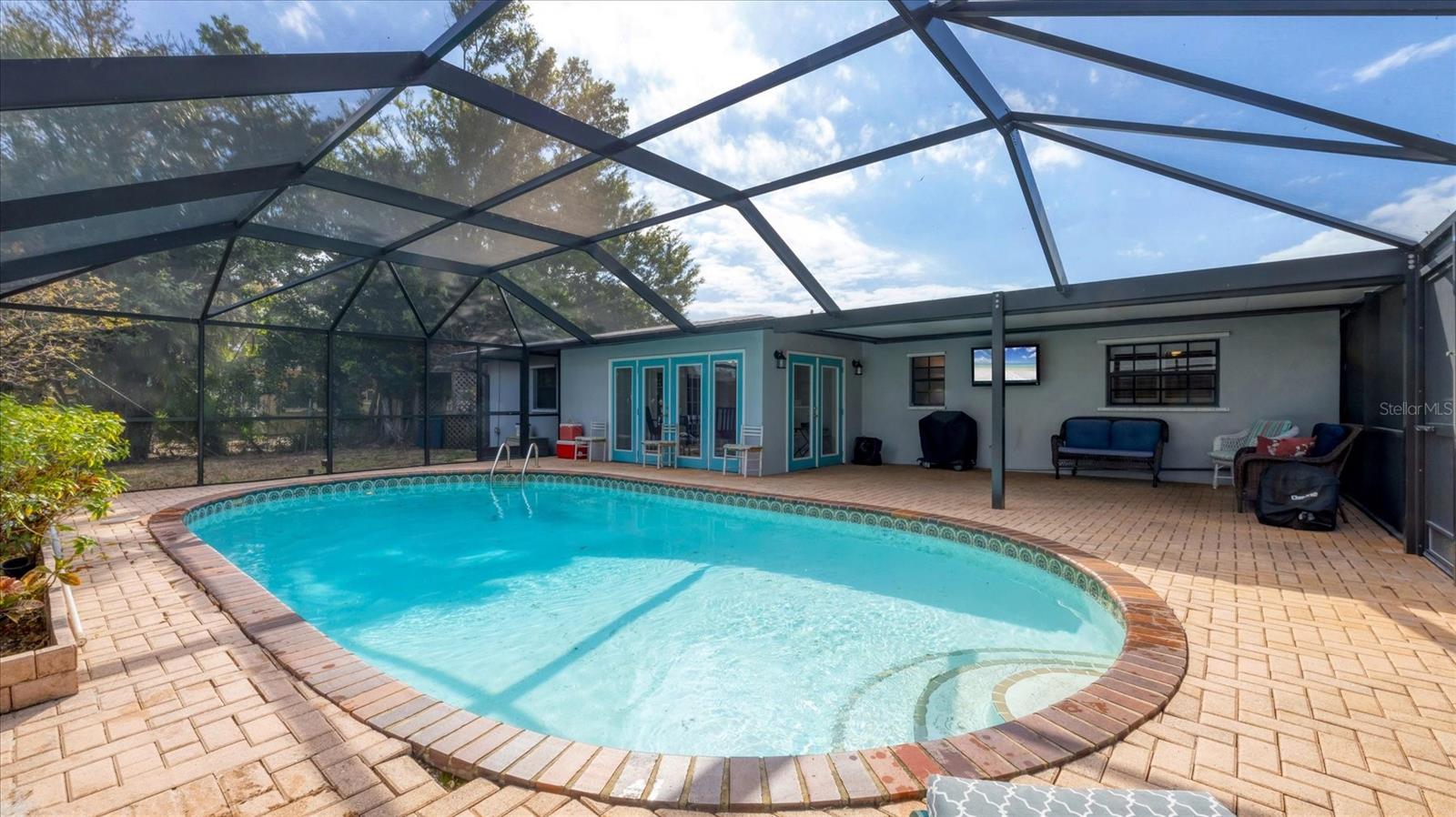 SOUTH VENICE - Residential