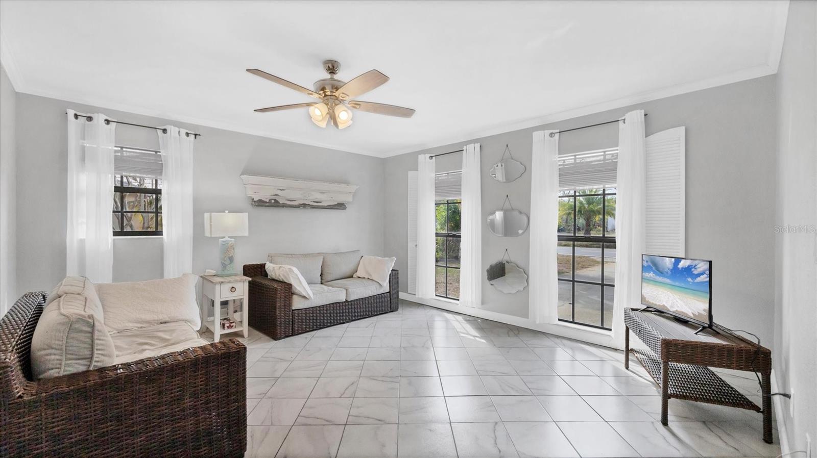 SOUTH VENICE - Residential