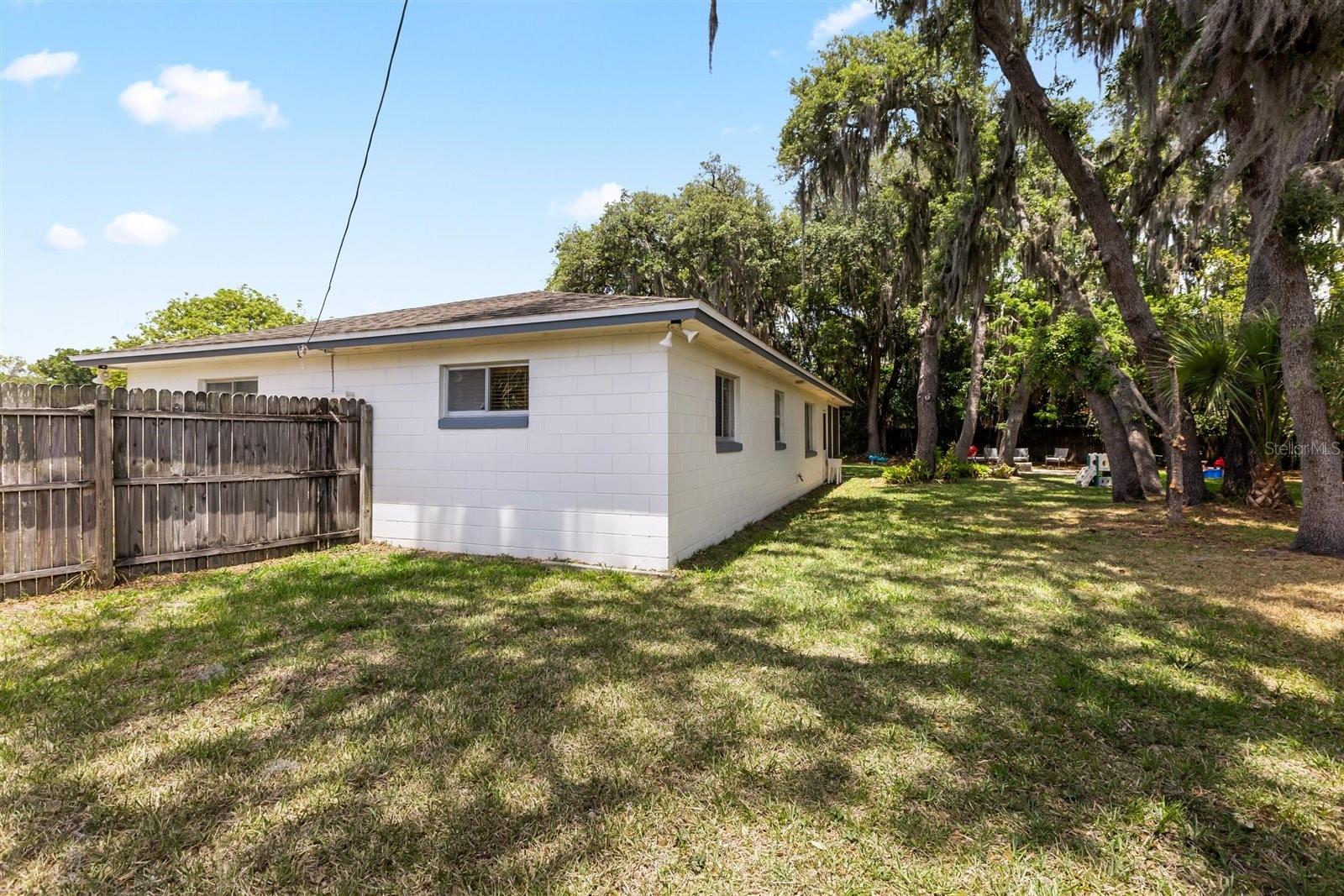 LAUREL SPGS - Residential