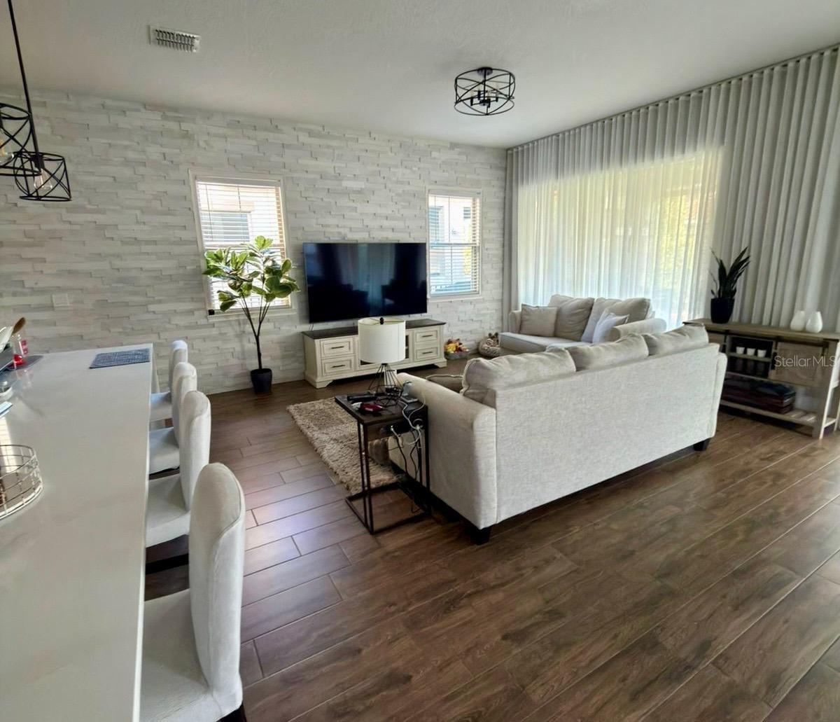 EAGLE CRK VILLAGE K PH 1A - Residential Lease