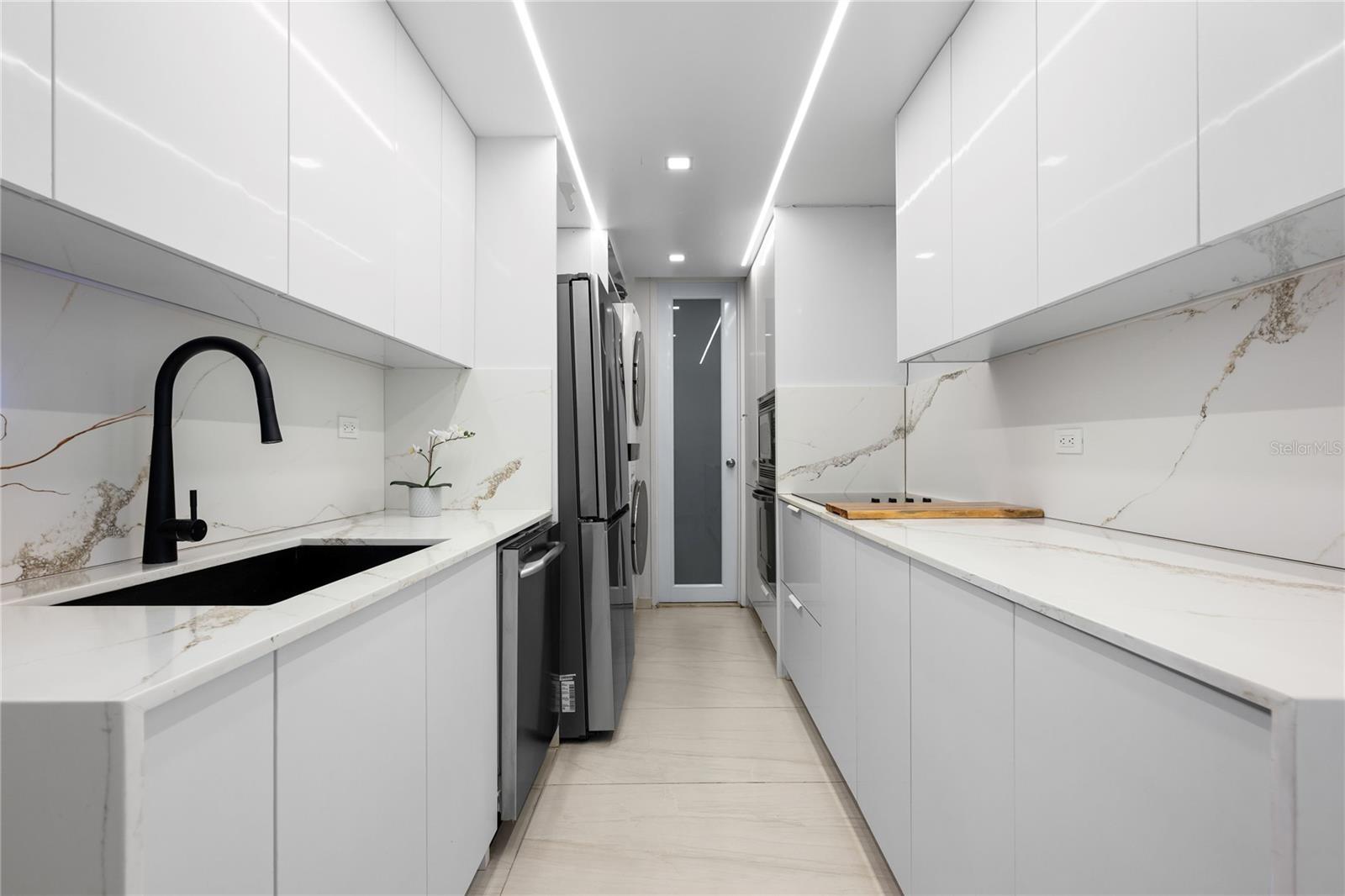 5 CLEMENCEAU ST. 602