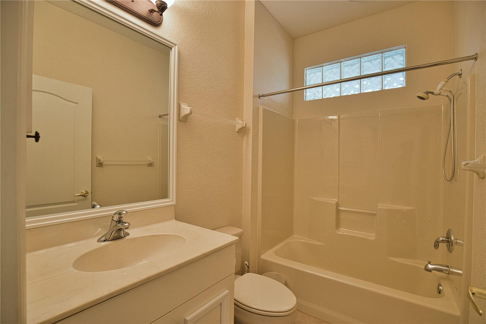 VENETIA PH 5 - Residential Lease
