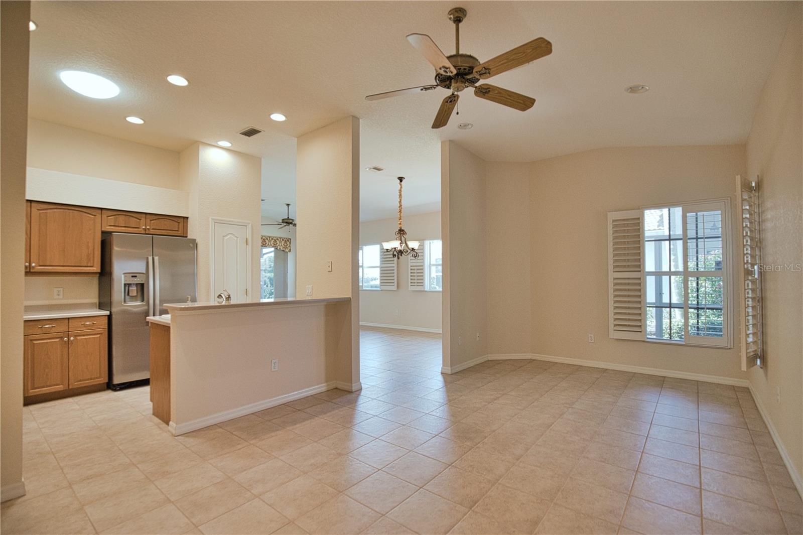 VENETIA PH 5 - Residential Lease