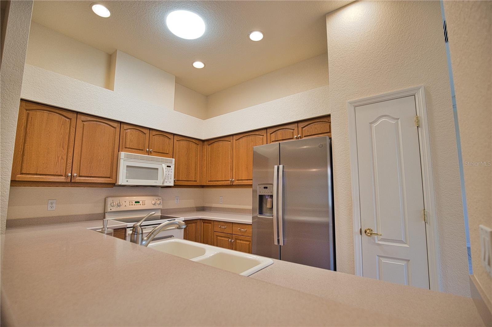 VENETIA PH 5 - Residential Lease