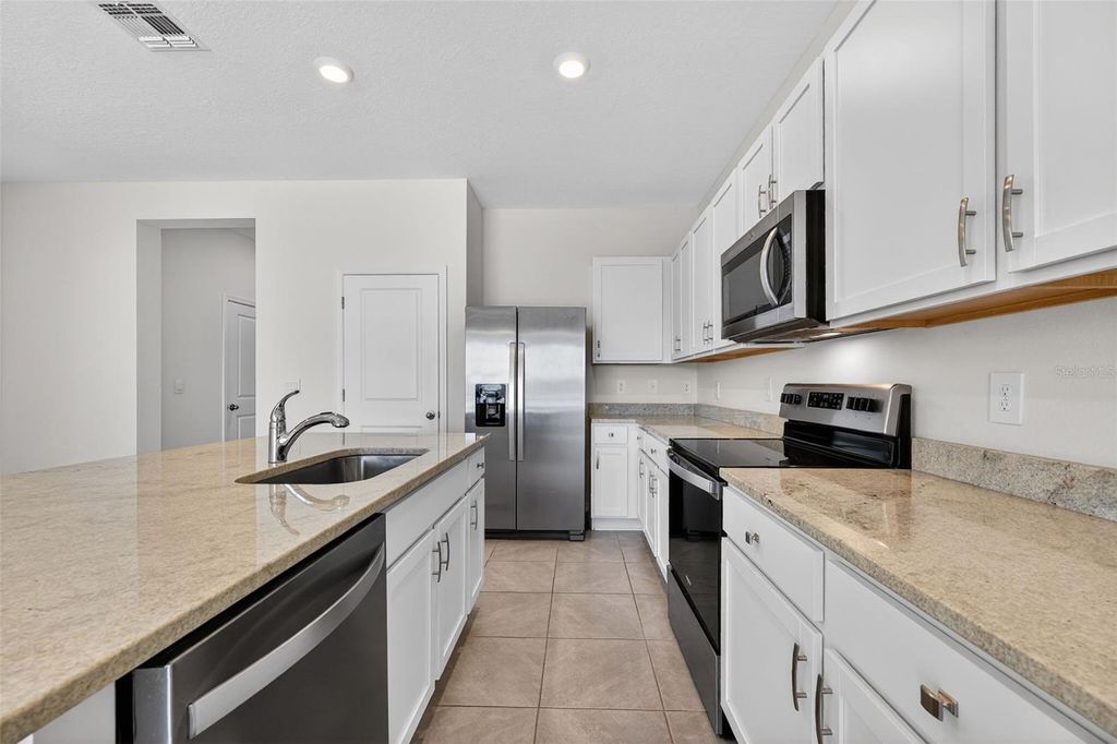 Photo of 17721 Crescent Moon Loop, Bradenton, FL 34211 (MLS # A4676233)