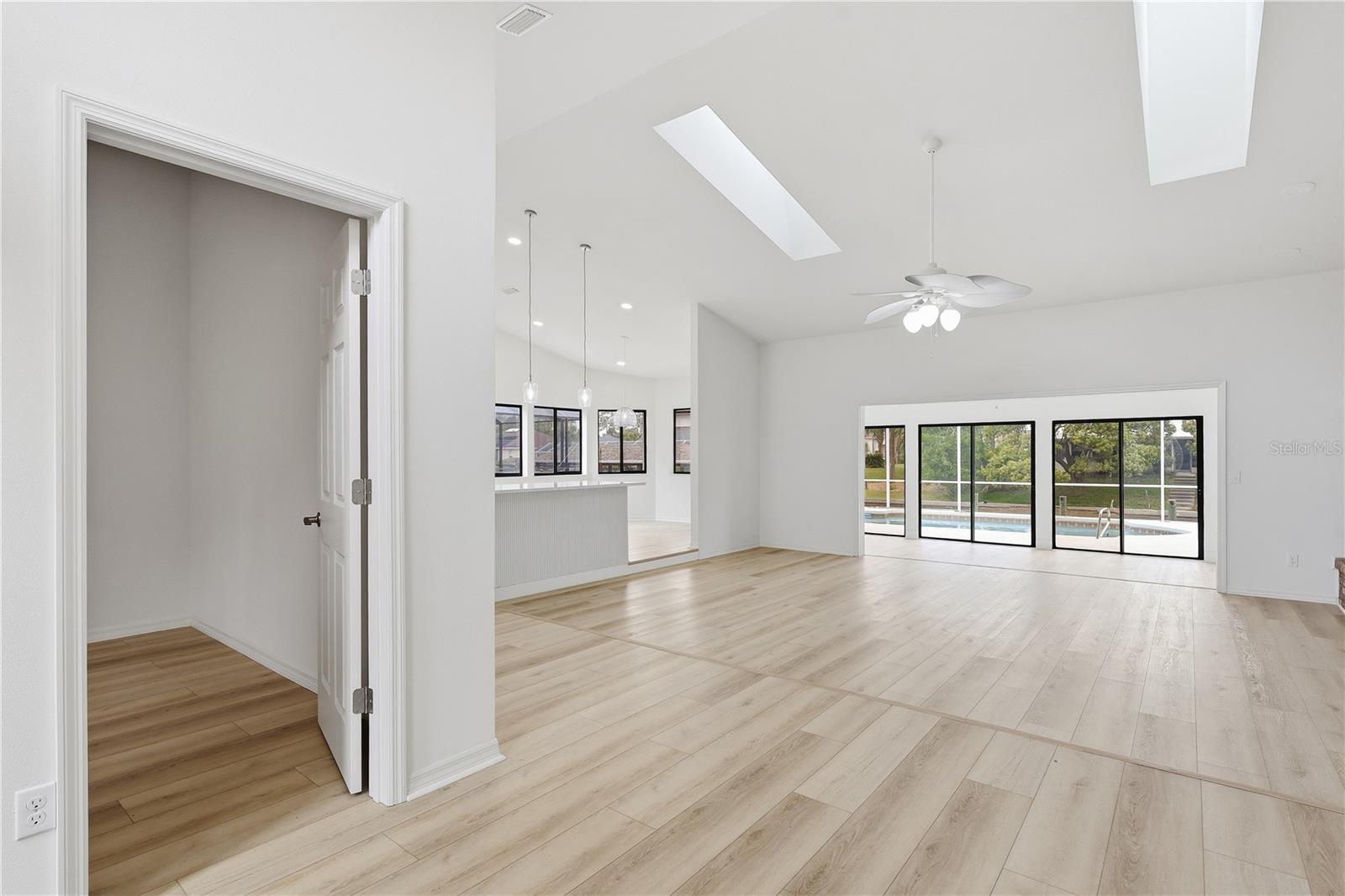 PALM HARBOR - Residential