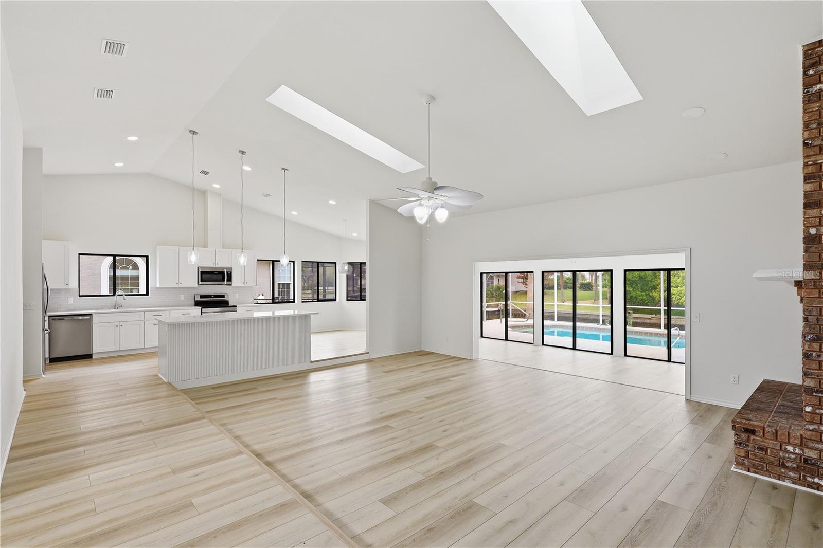 PALM HARBOR - Residential