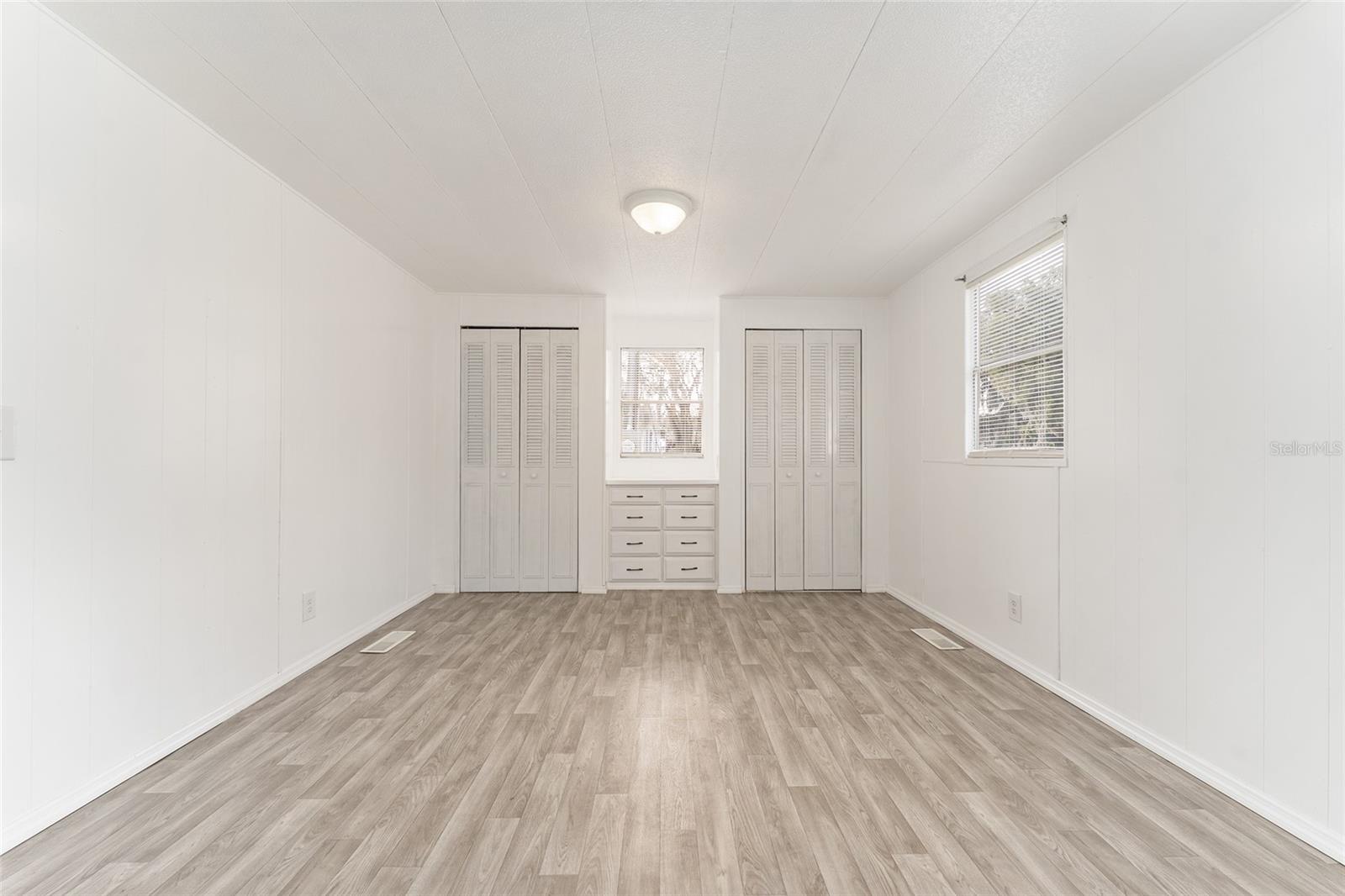 SILVER LAKES ACRES SEC 02 - Residential