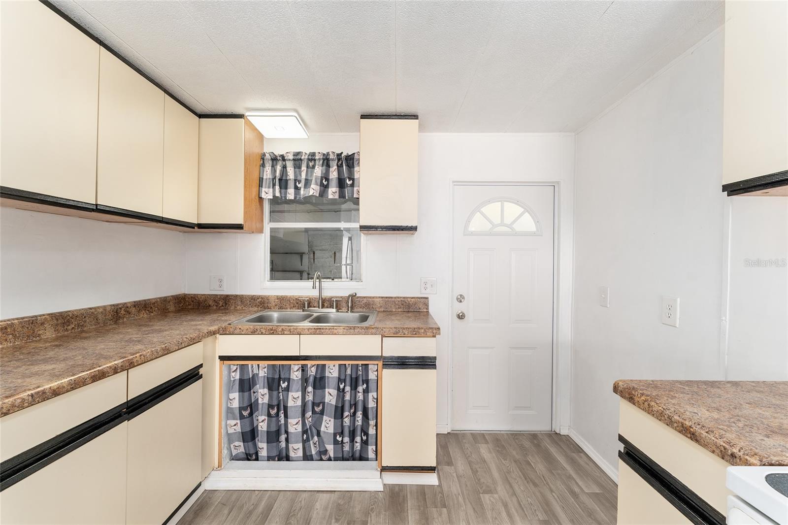 SILVER LAKES ACRES SEC 02 - Residential