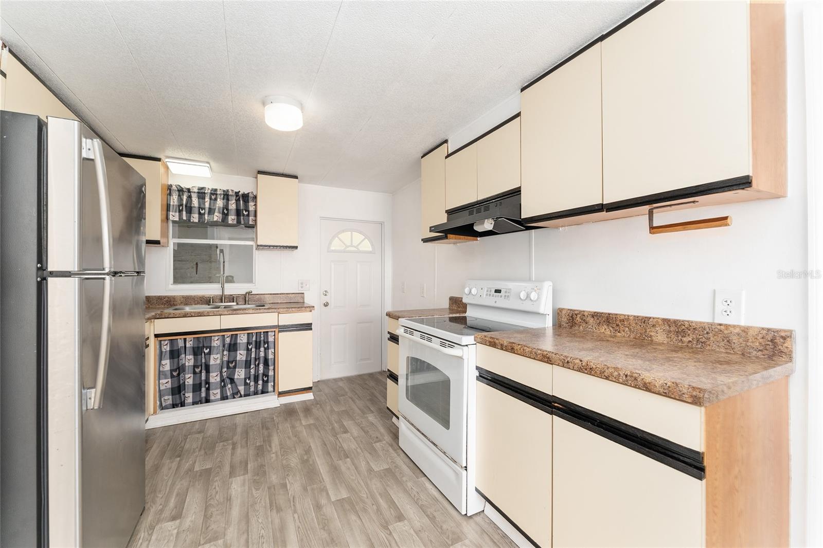 SILVER LAKES ACRES SEC 02 - Residential