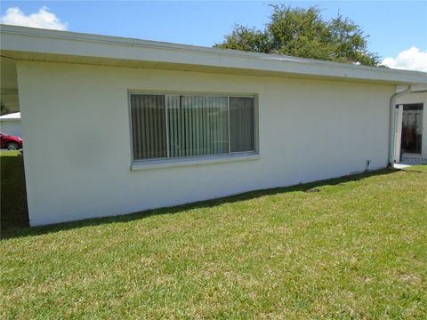 A home in LAKELAND