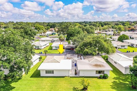 A home in LAKELAND