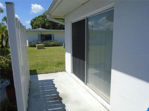 A home in LAKELAND