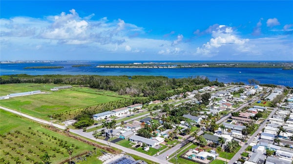 11704 40TH AVE W, BRADENTON, FL 34210 - Image b48941e2b59192cd6d101d18b9f0e0c8/1988156834