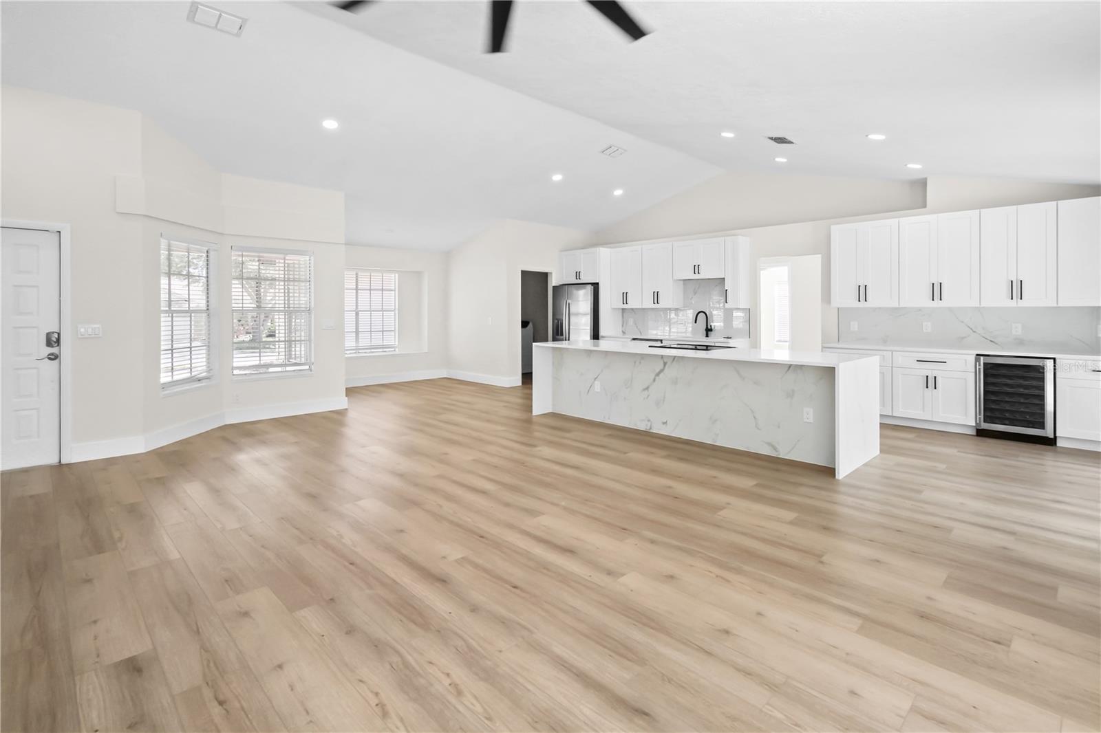 911 VALLEY VIEW CIRCLE