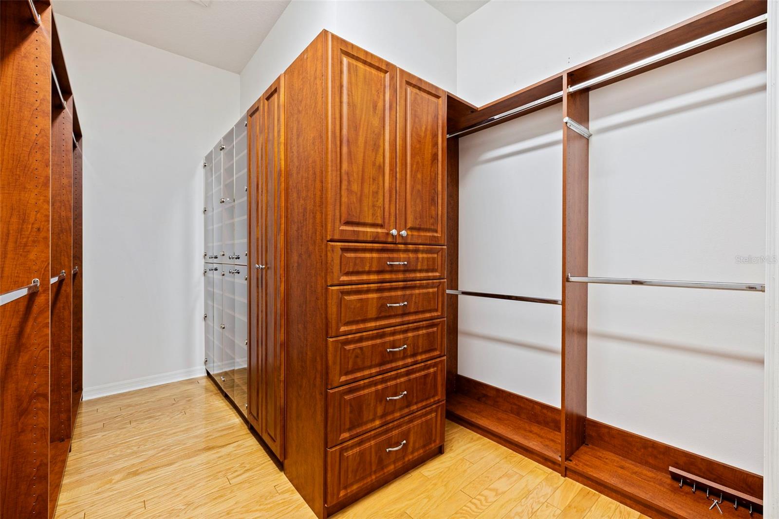 SAM ALLEN OAKS - Residential