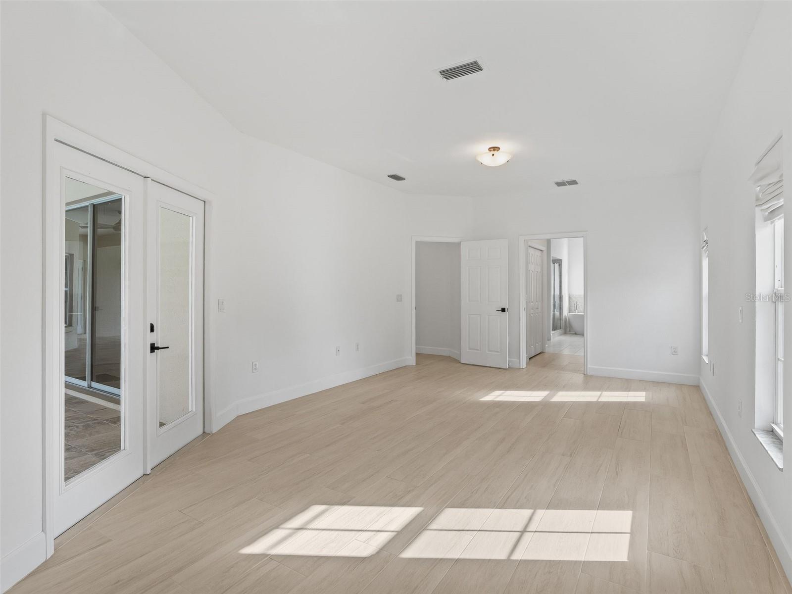 GOLDEN HILLS TURF & COUNTRY CLUB - Residential