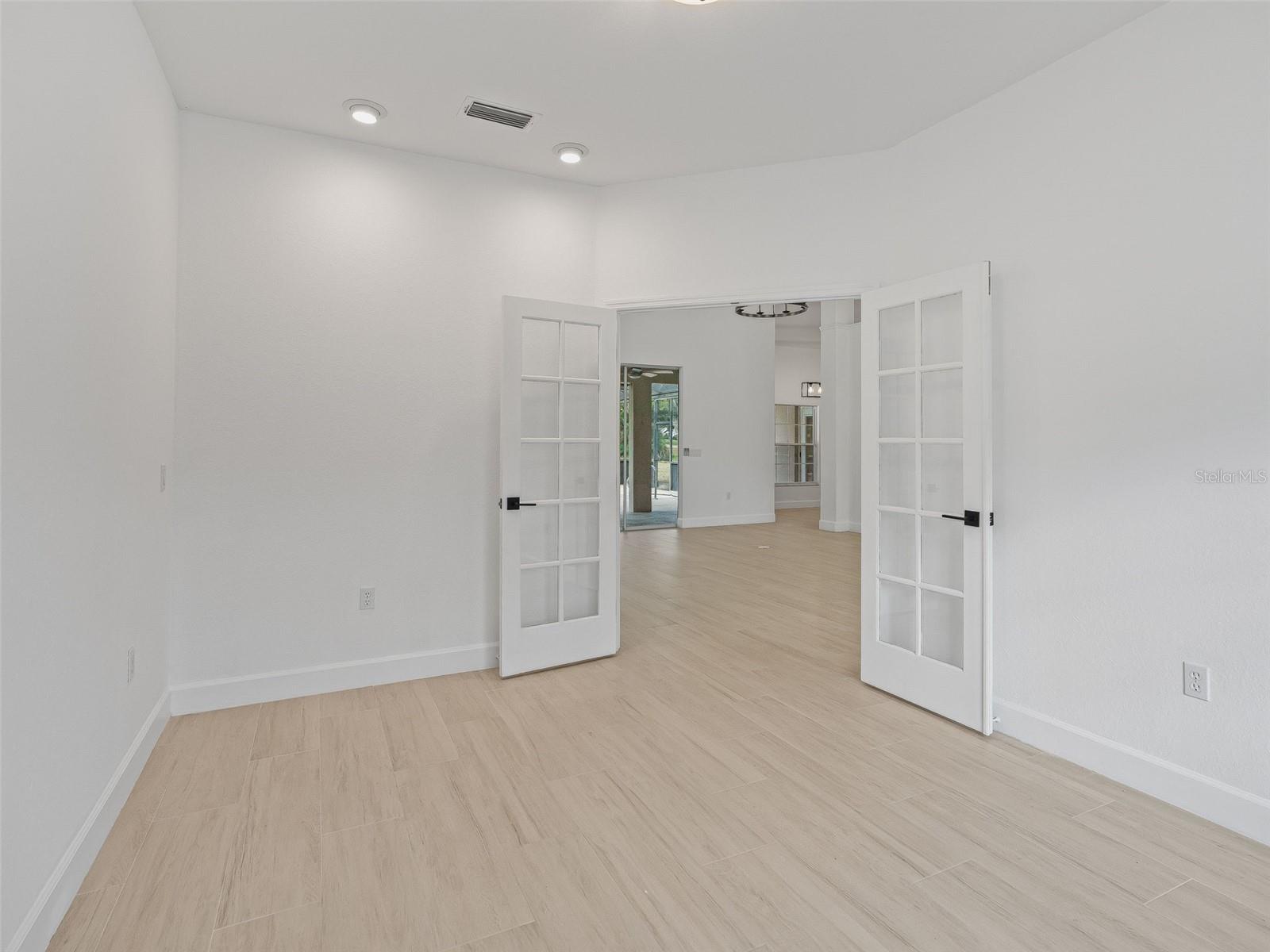 GOLDEN HILLS TURF & COUNTRY CLUB - Residential