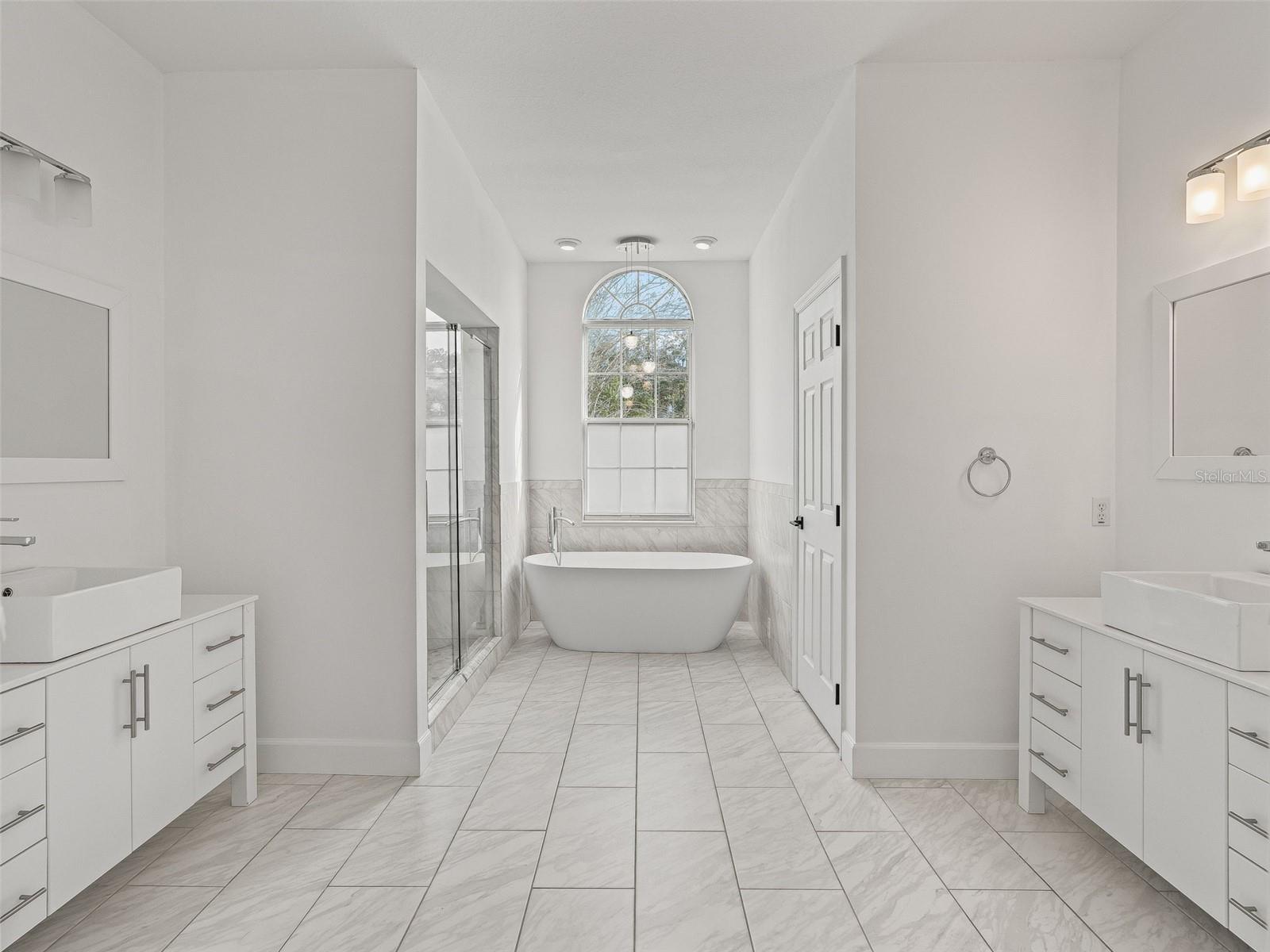 GOLDEN HILLS TURF & COUNTRY CLUB - Residential