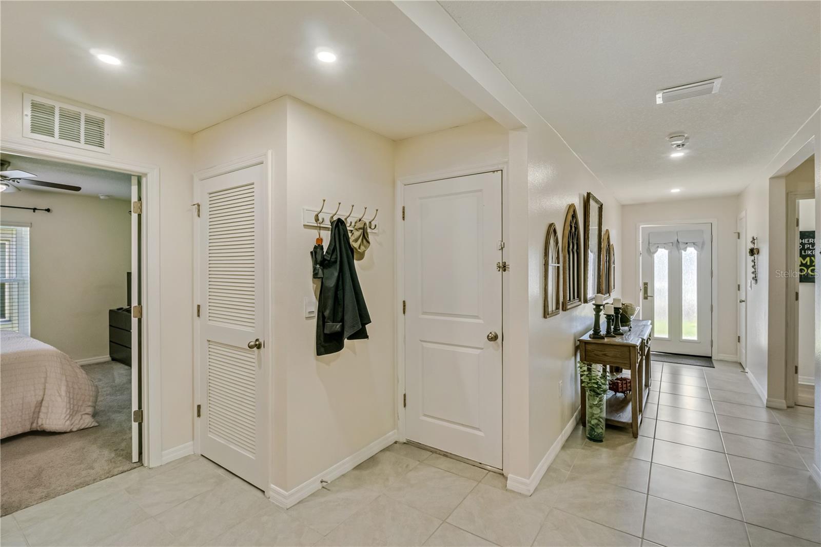 8669 TRIUMPH CIRCLE