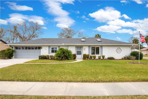 A home in SOUTH DAYTONA