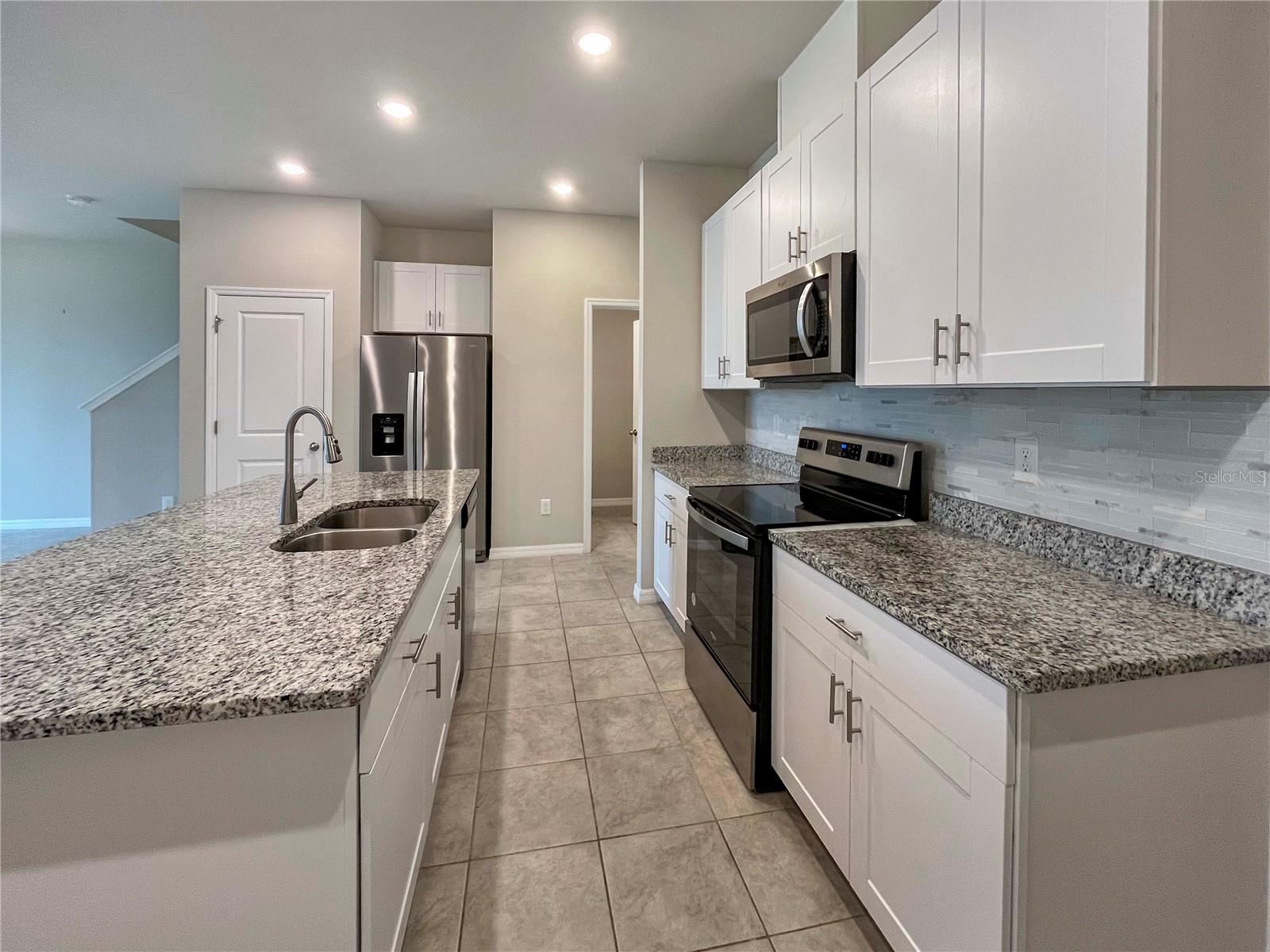 WOODLEAF HAMMOCK PH I - Residential Lease