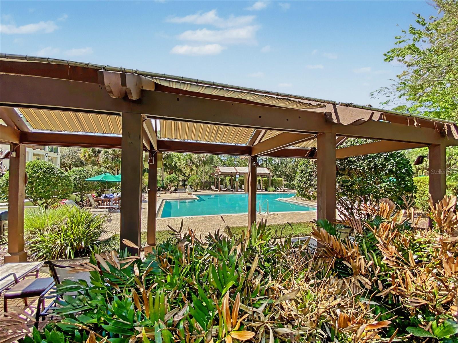 ARTISAN CLUB CONDO PH 1 - Residential