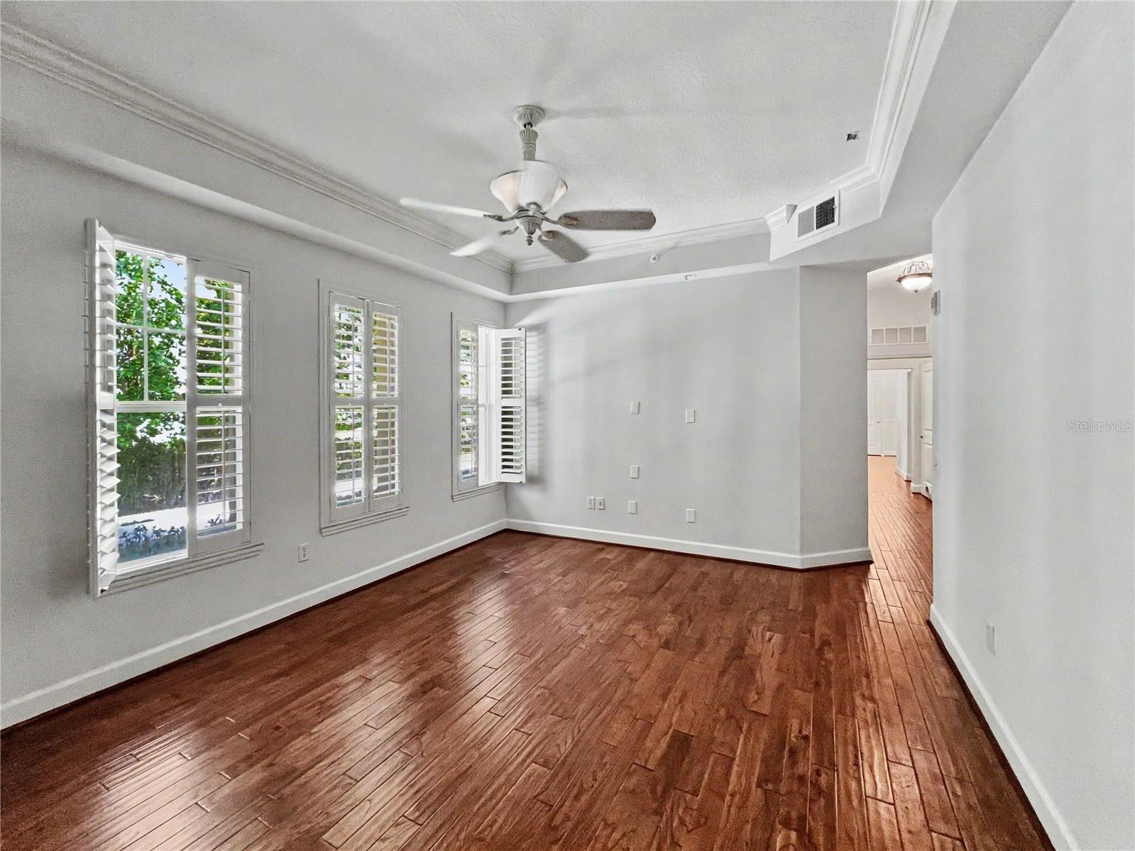 ARTISAN CLUB CONDO PH 1 - Residential