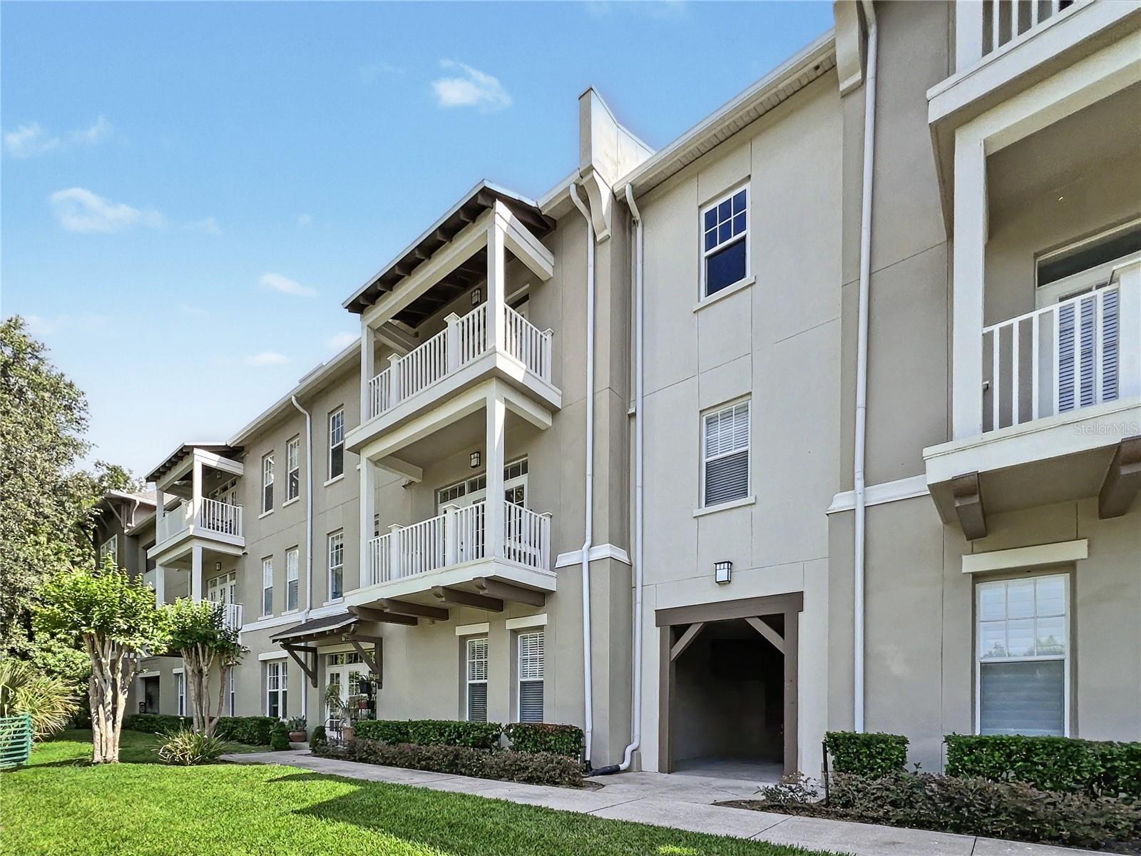 ARTISAN CLUB CONDO PH 1 - Residential