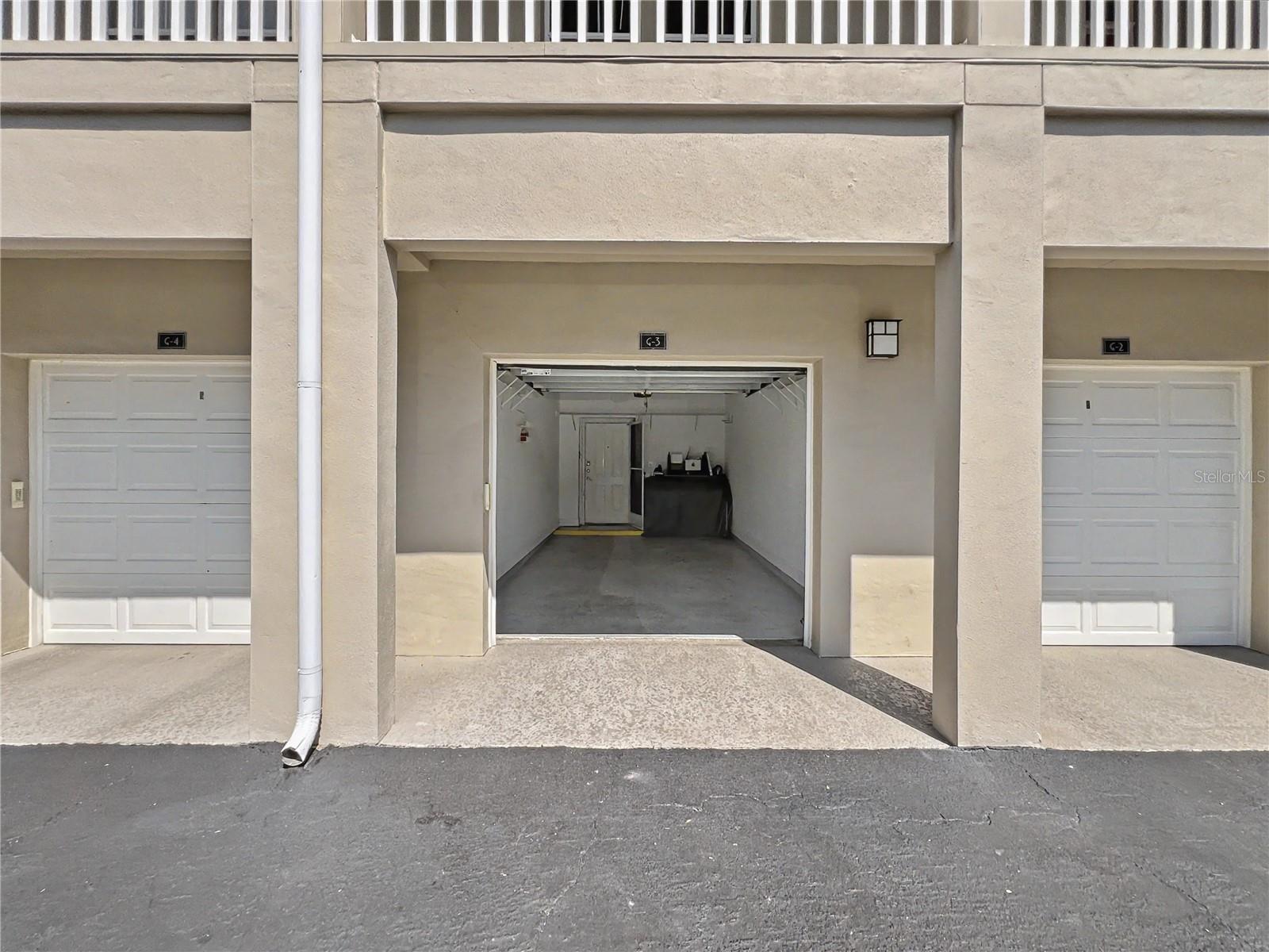 ARTISAN CLUB CONDO PH 1 - Residential