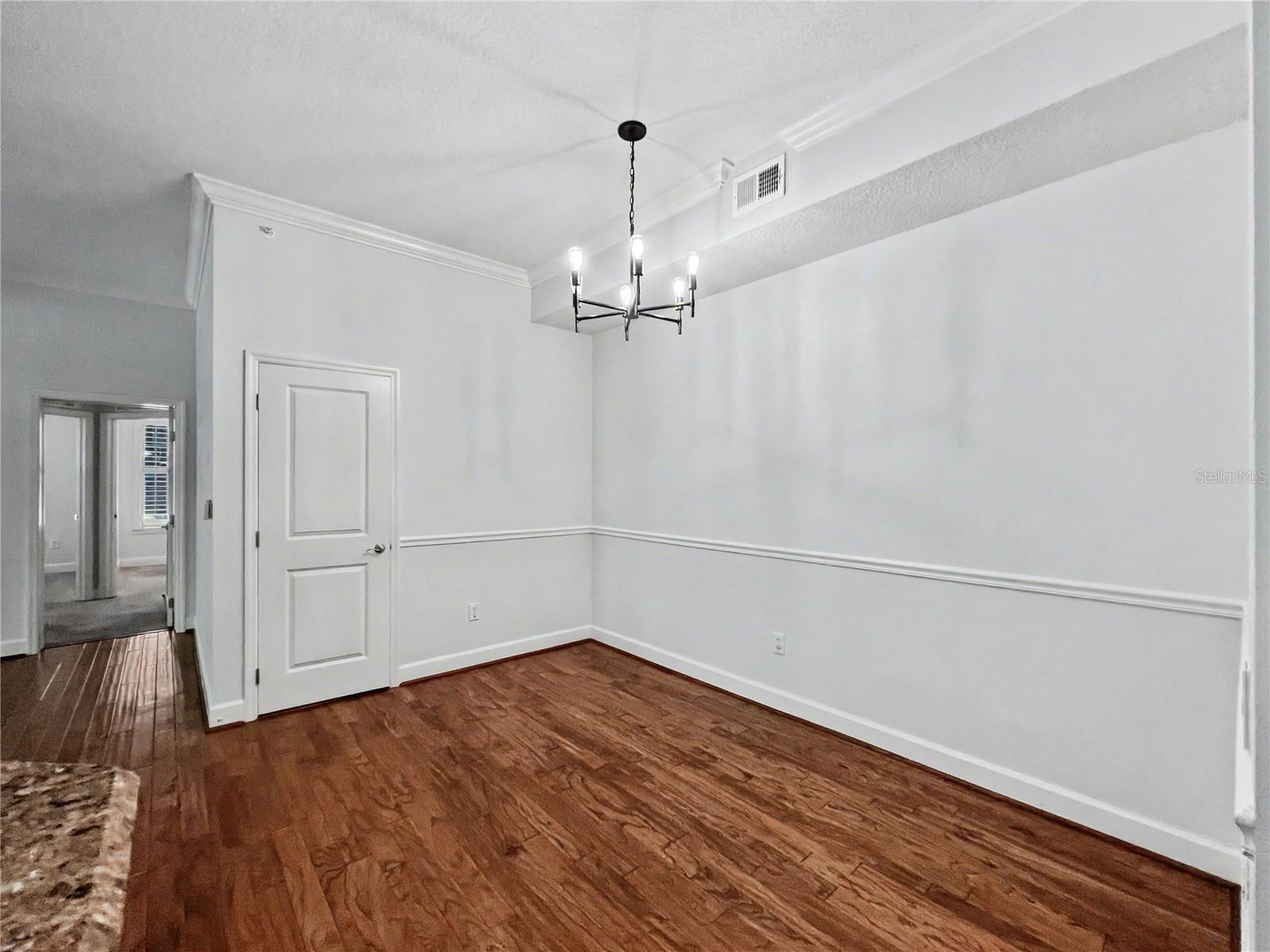 ARTISAN CLUB CONDO PH 1 - Residential
