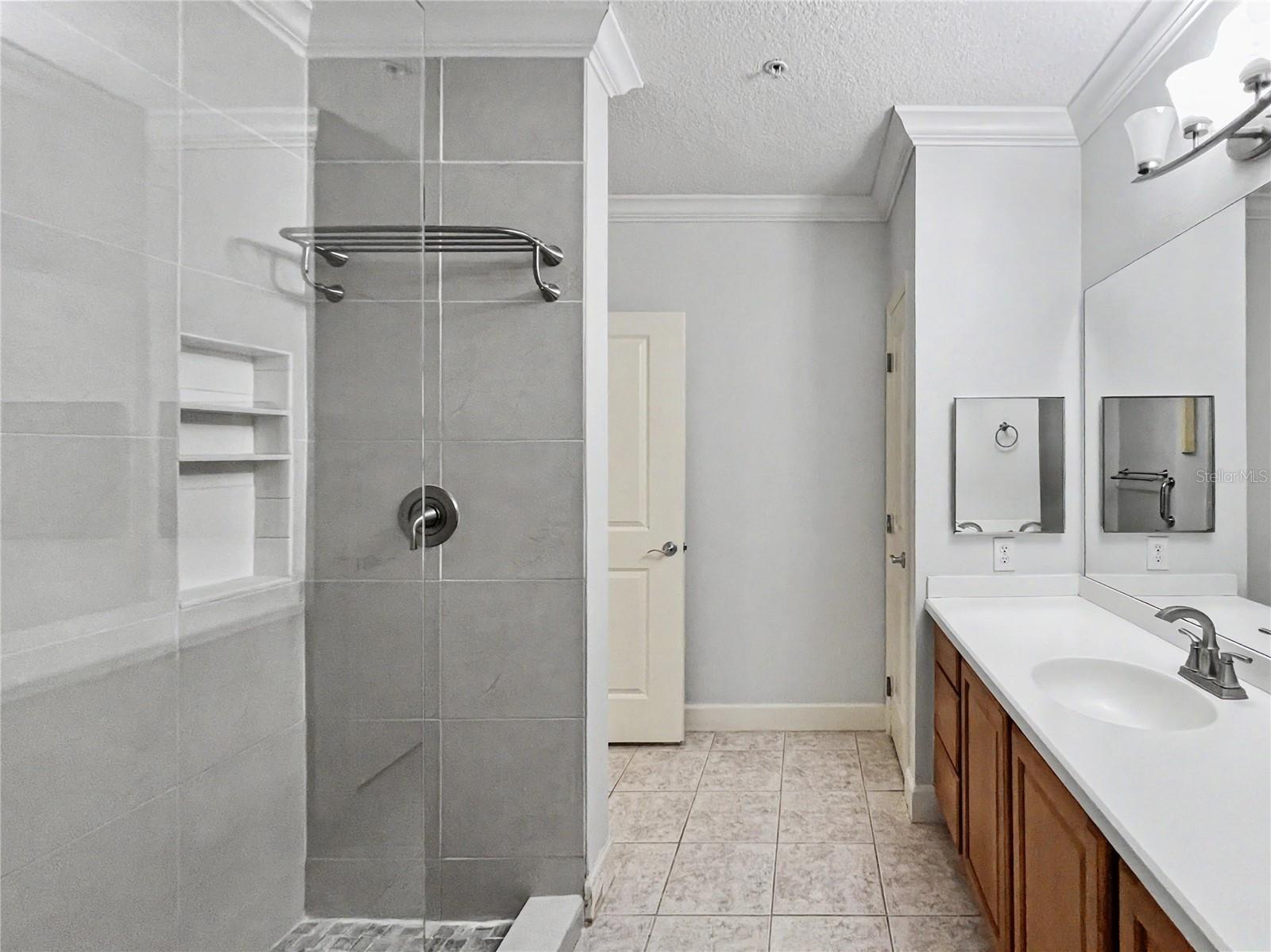 ARTISAN CLUB CONDO PH 1 - Residential