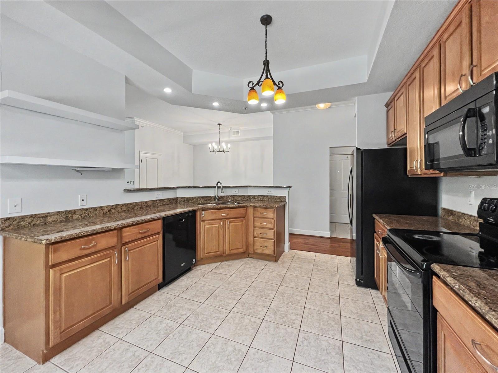 ARTISAN CLUB CONDO PH 1 - Residential