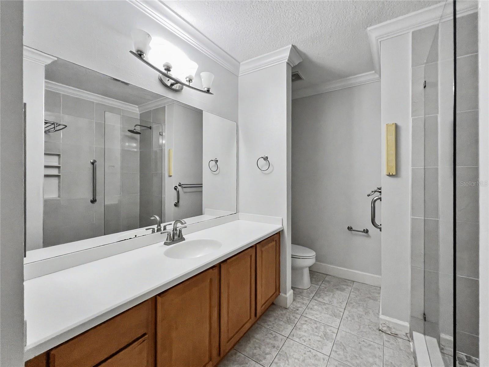ARTISAN CLUB CONDO PH 1 - Residential