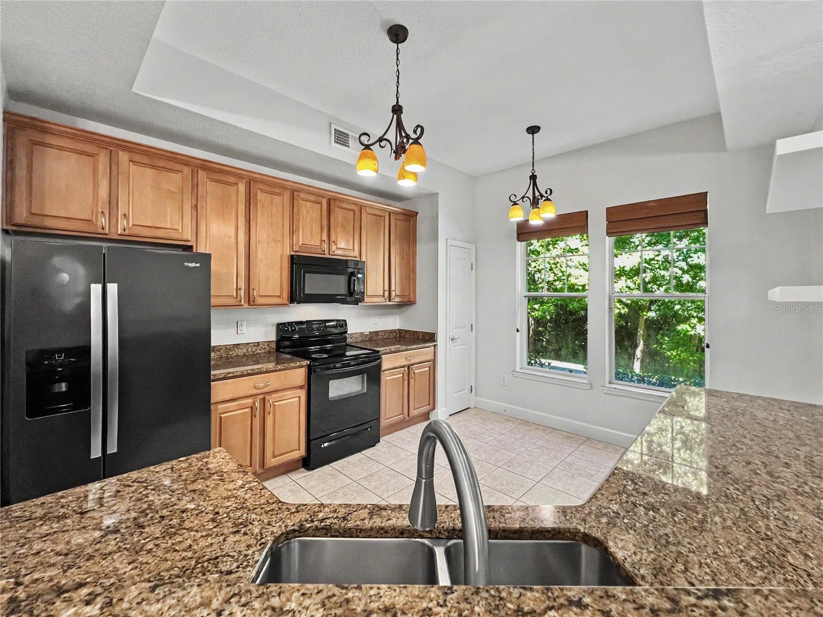 ARTISAN CLUB CONDO PH 1 - Residential