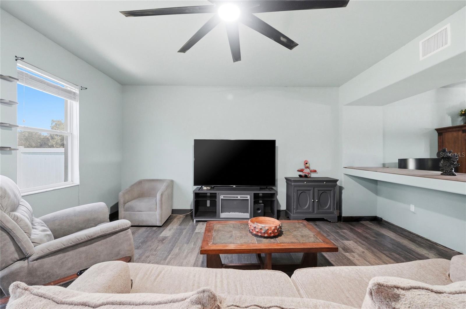 2203 BLACKWOOD DRIVE