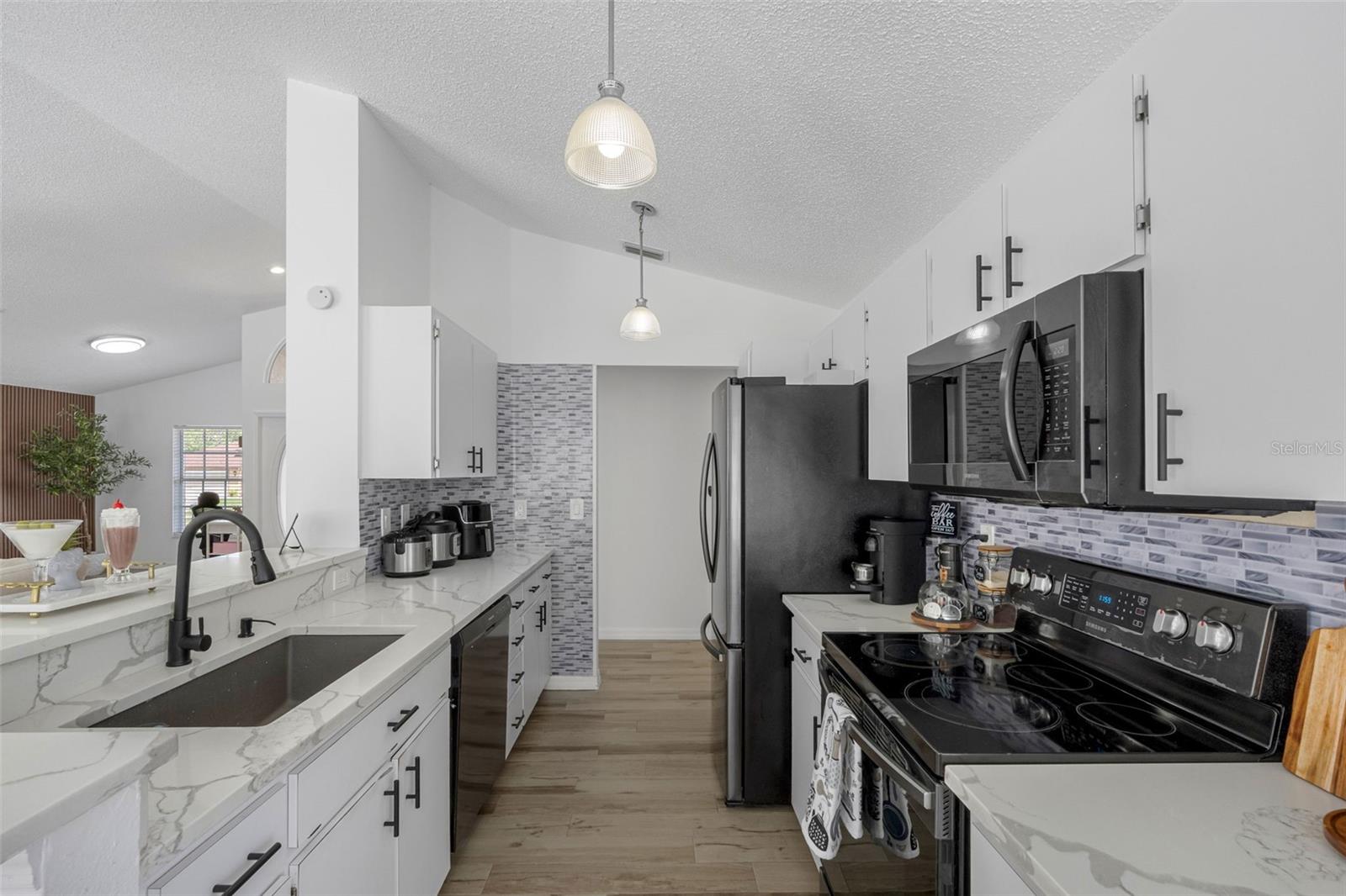 PADRONS WEST LINDEN ESTATES - Residential