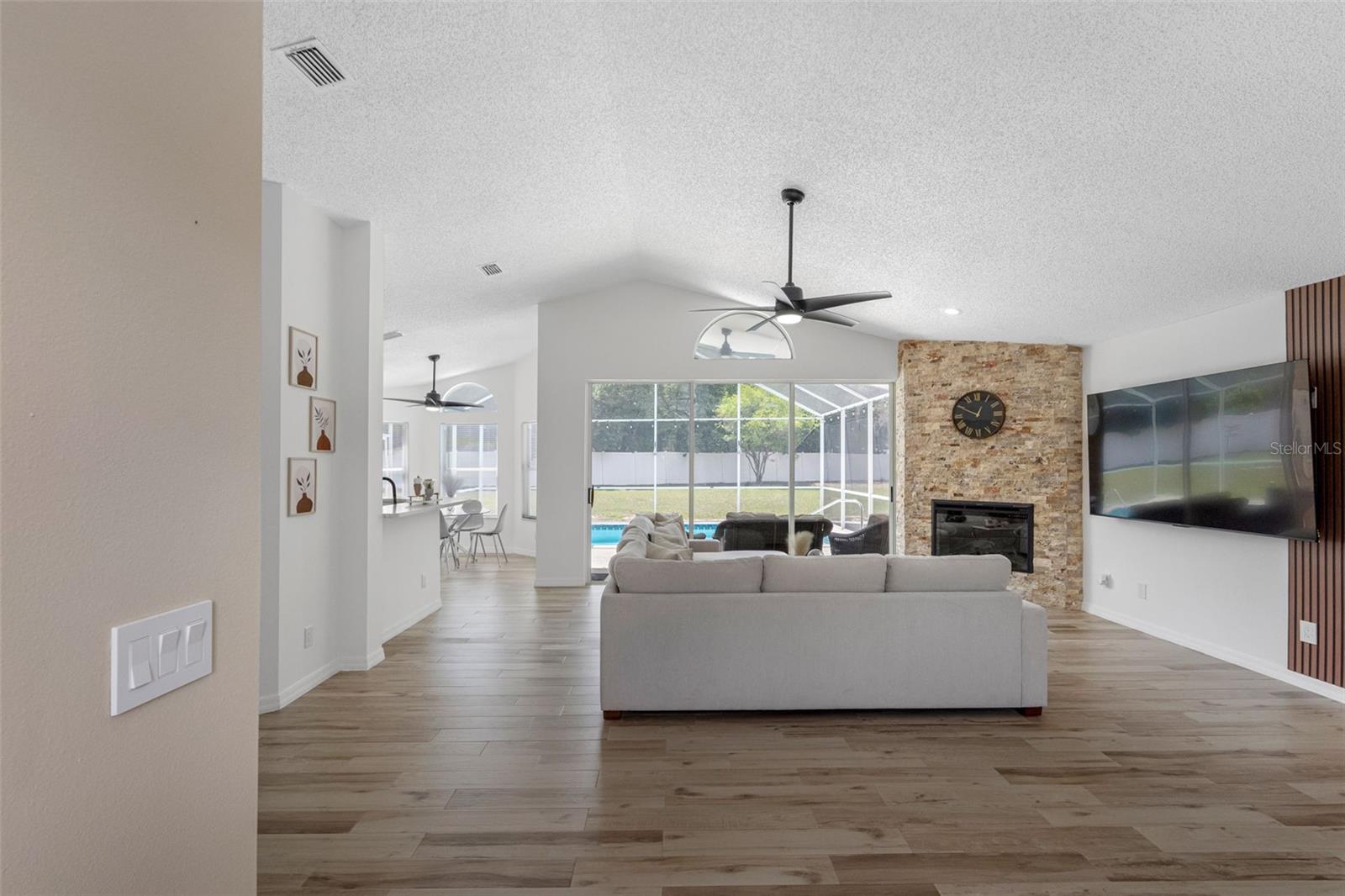 PADRONS WEST LINDEN ESTATES - Residential