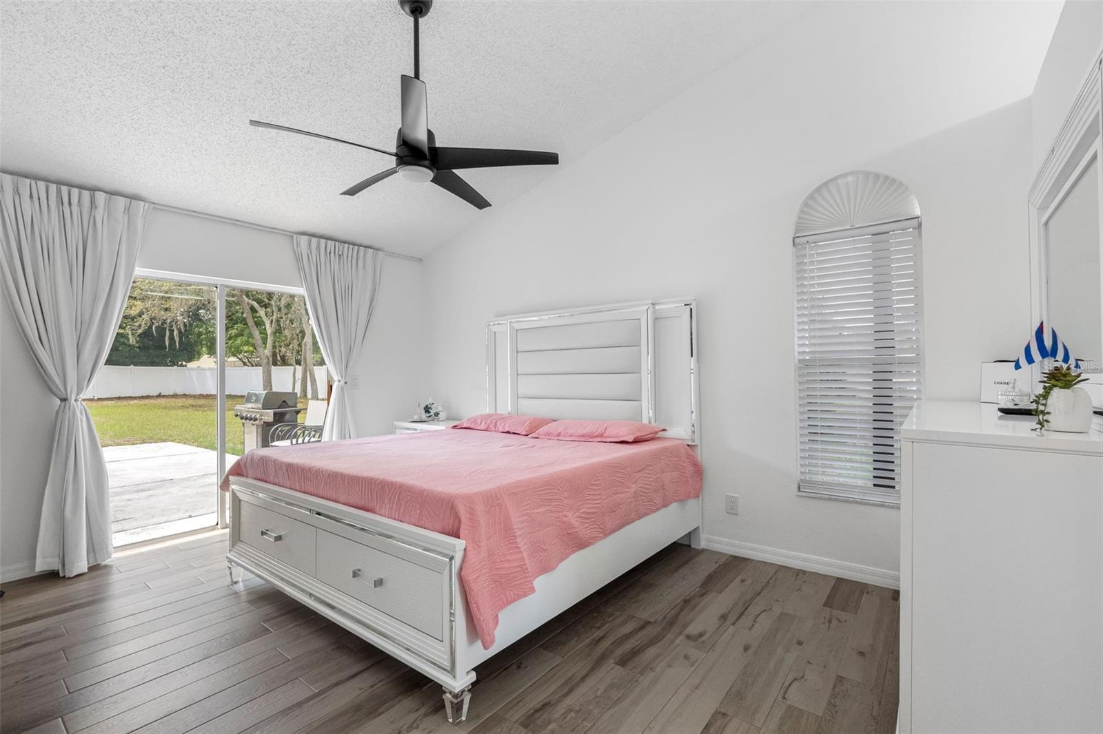 PADRONS WEST LINDEN ESTATES - Residential