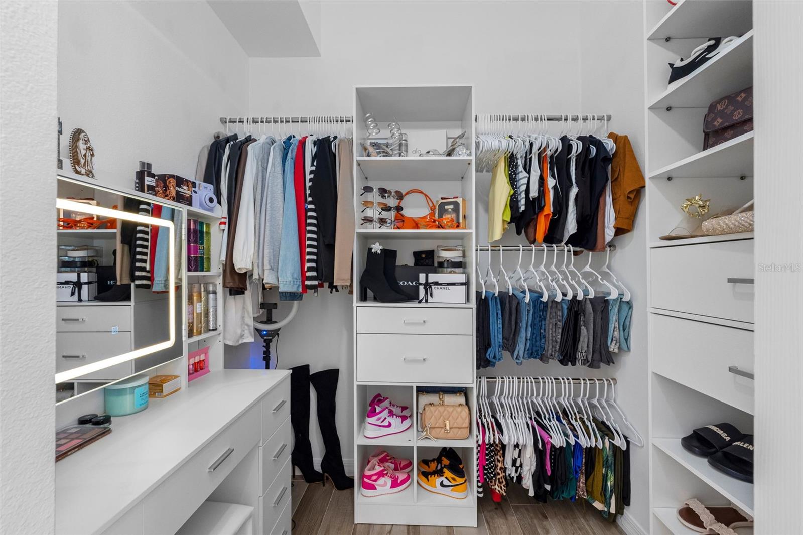 PADRONS WEST LINDEN ESTATES - Residential